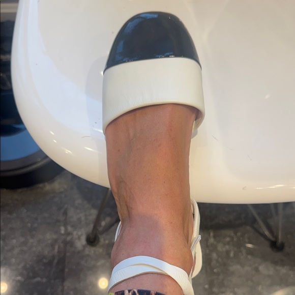 NWT SCHUTZ White and Black Two-Tone lace up  Flat Sandals - Picture 7 of 9